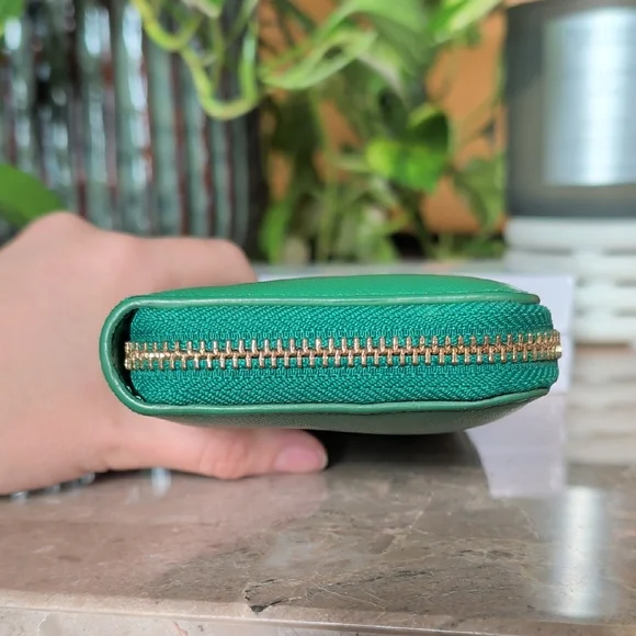 Tory Burch Vibrant Green Zip Wallet - Picture 5 of 10